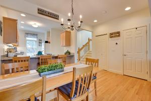 Bright Condo with Community Perks Near Ski Quechee!