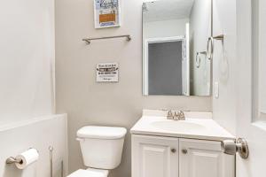 9 Mi to Dtwn Indy Suburban Group Retreat with Yard