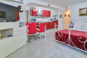 Cozy apartment MARISOL with pleasant terrace in Nerezine