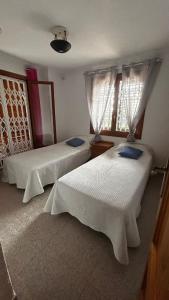 Villa Iluminada con chimenea, barbacoa y piscina cerca Playa