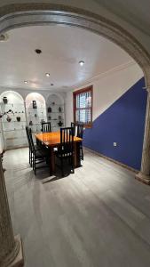 Villa Iluminada con chimenea, barbacoa y piscina cerca Playa