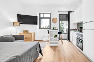 Central Studio With Terrace near Place de Paris