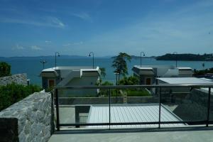 Panoramic Sea View 3BR Pool Villa with Rooftop
