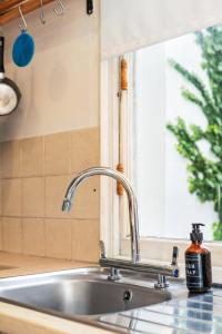 Central Brighton One-Bed Near Seafront & Station