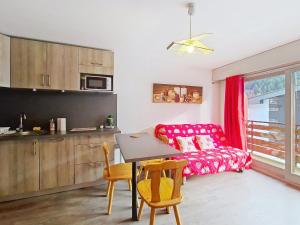 Portes Du Soleil PSA47 TELECABINE & MOUNTAIN 4 Per