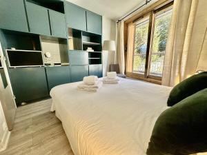 NEW 4 pp design appartment, ski in-out, mountain view