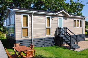 Riverside Holiday Park