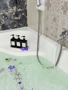 Mama House Suite Room With Bathtub C1