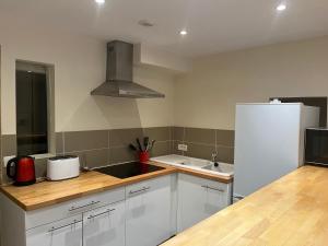 appartement tres calme refait a neuf emplacement ideal