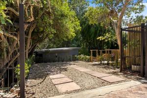 The Alphen Treehouse - Garden Retreat with Kolkol