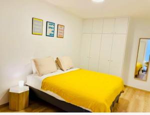 Bright 2 bedroom apartment in prime location