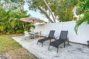 5 Mi to Downtown St Pete Private Oasis with Yard