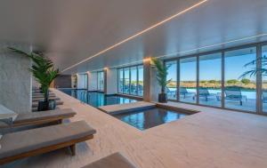 Life Happens Bayline Luxurious Oceanfront