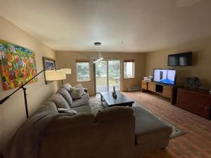 Big Sky walk to Town Center townhouse