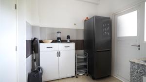 Modern Apartment with Balcony