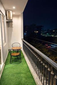 Auric Abode - luxe Studio Near CyberHub Prime Golf Course Road Stay