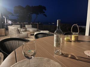 Exceptional Waterfront Villa