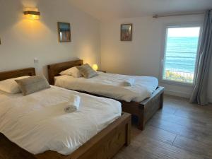 Exceptional Waterfront Villa