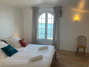 Exceptional Waterfront Villa