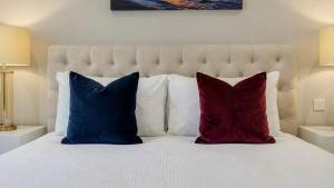 Greenwich Luxe 2-Bed Apartment - Fast Links to Canary Wharf & O2