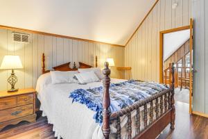 Private Lakefront and Boat Launch! Maine Family Home