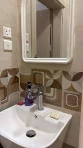 استديو فندقي 05