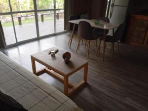 Cabañas Piedras del Xanaes, colindantes al río