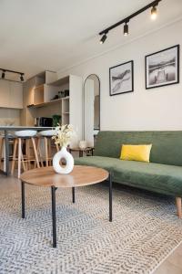 Cozy 1BR Getaway for Three in Vibrant Nunoa