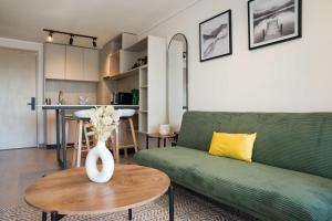 Cozy 1BR Getaway for Three in Vibrant Nunoa