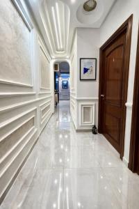 Caprice Royal Luxury Apartment with Pool