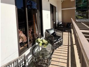 2 Bedrooms Bristle Ridge - The Breeze Accommodation