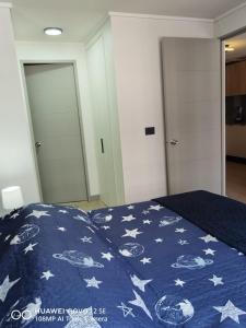 8 Steps from La Moneda