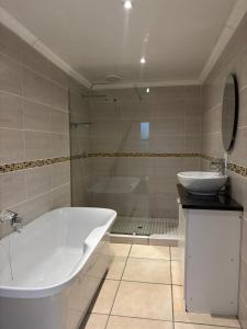 23 on Camden Road Guesthouse