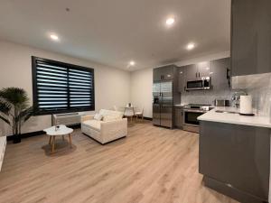 Big 1 bedroom apt 15 mins to NYC with Free Parking