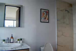 Luxury 2BR KingSize Suites with Amazing City Views Pool & Gym