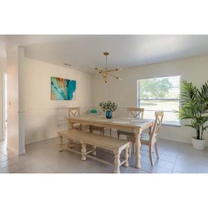 Dream Getaway Nr Disney! Own Pool & Modern Feel!