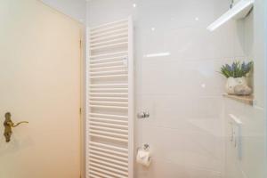 Bismarckstraße 5a, App 4