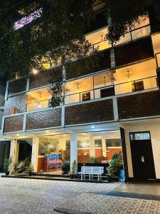 Unic Residence And Transit Hotel