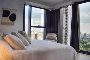 Country Club 1BR KingSize Bed with Air Conditioner & Amazing Views