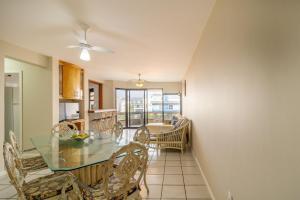 Apto com sacada 200m da praia - Ingleses VIN202