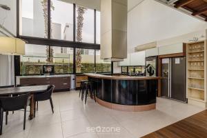 Casa c piscina 5Qts prox a praia em Jurerê RCA264