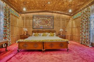 Alexandra Houseboats