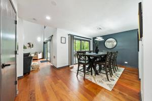 Manor creek Vacation Getaway Navy Family House