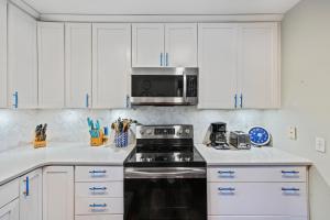 1055 Sparrow Pond