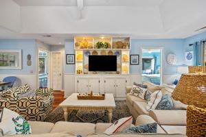 1055 Sparrow Pond