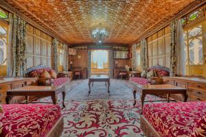 Alexandra Houseboats