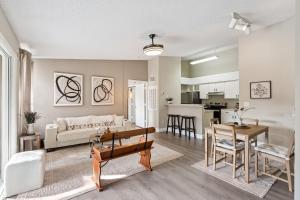 Quiet Gated Condo Near Universal with Pool and View