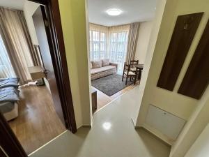 Belmont urban one bedroom apartment