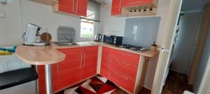 Séjour Normandie, Mobilhome 5P TV belle terrasse couverte wifi climatisation au calme proche rivière