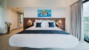 Luxury 5BR Villa with Pool & Jacuzzi